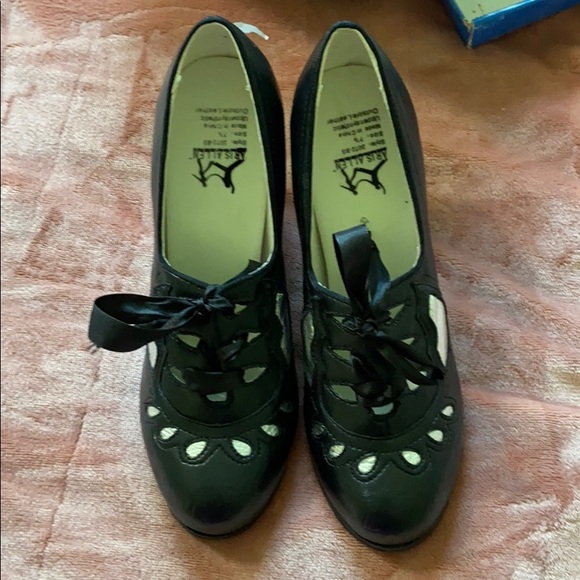 aris allen Shoes - Aris Allen 1930s Black and Silver Shoe